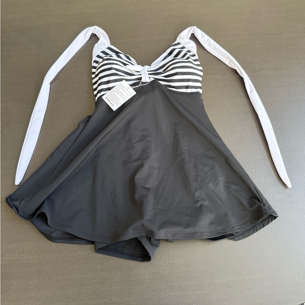 COCOSHIP Monochrome Striped Swimsuit